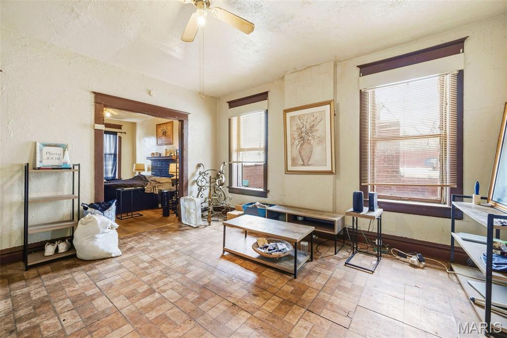 St Louis U Tr Add - Residential Income