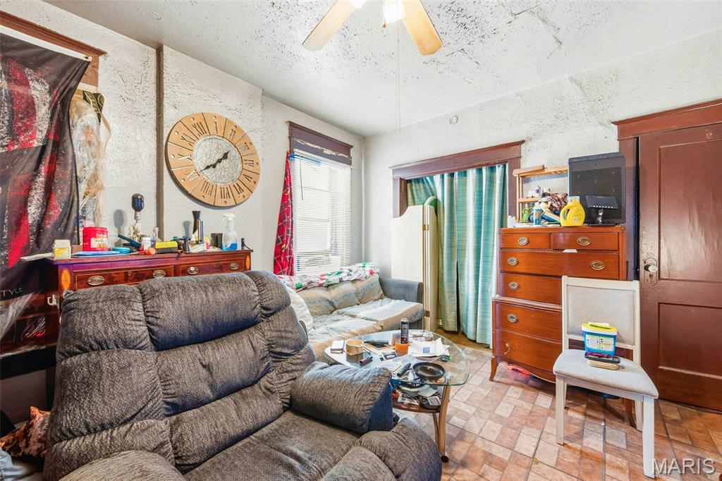 St Louis U Tr Add - Residential Income