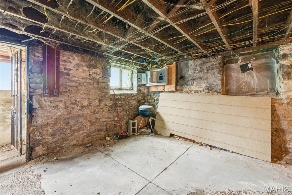 St Louis U Tr Add - Residential Income