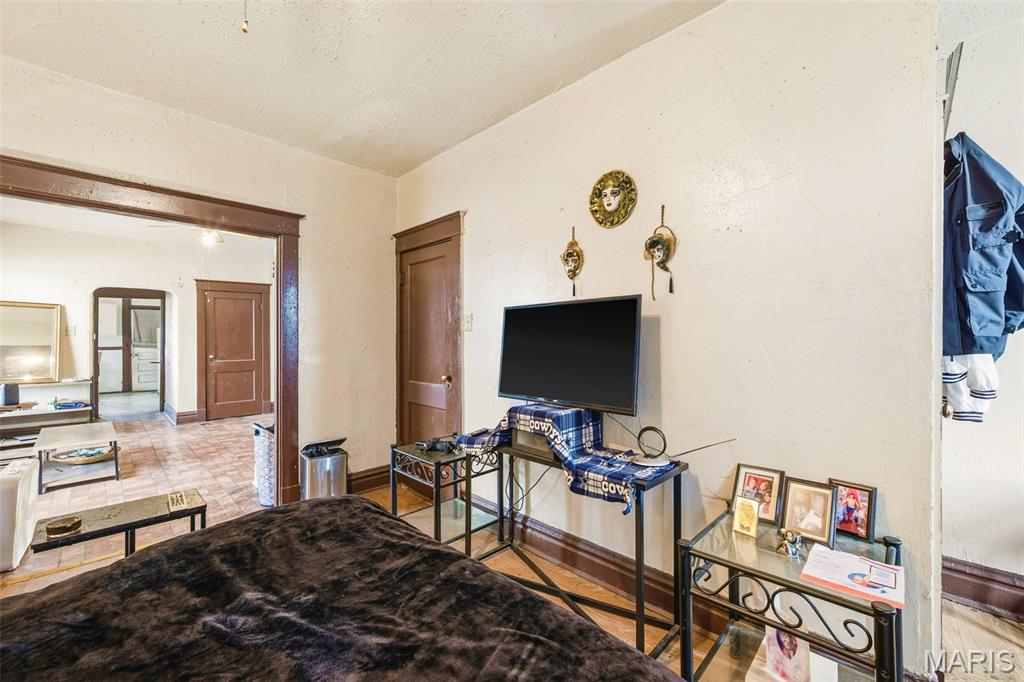 St Louis U Tr Add - Residential Income