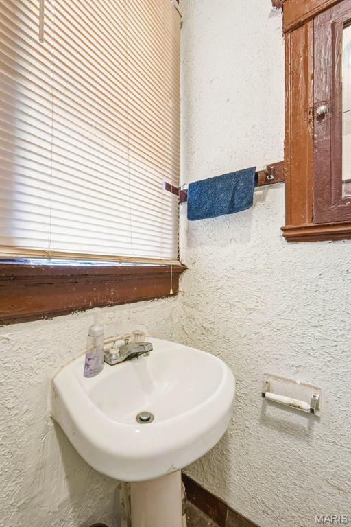 St Louis U Tr Add - Residential Income