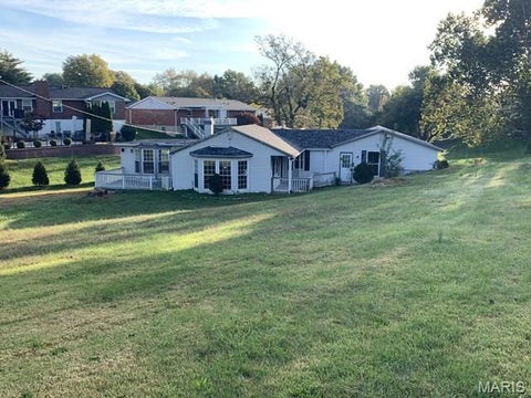 Photo of 6434 Christopher Drive, Unincorporated, MO 63129 (MLS # 26069077)