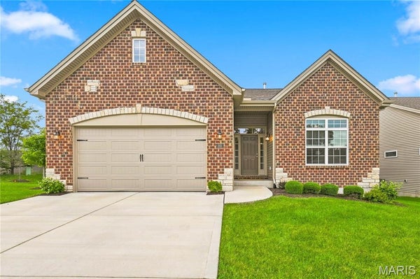 201 KEATON WOODS DR, O FALLON, MO 63368 - Image 21bfa9bf60b5920e382b44db0ade1ddb/1035338528