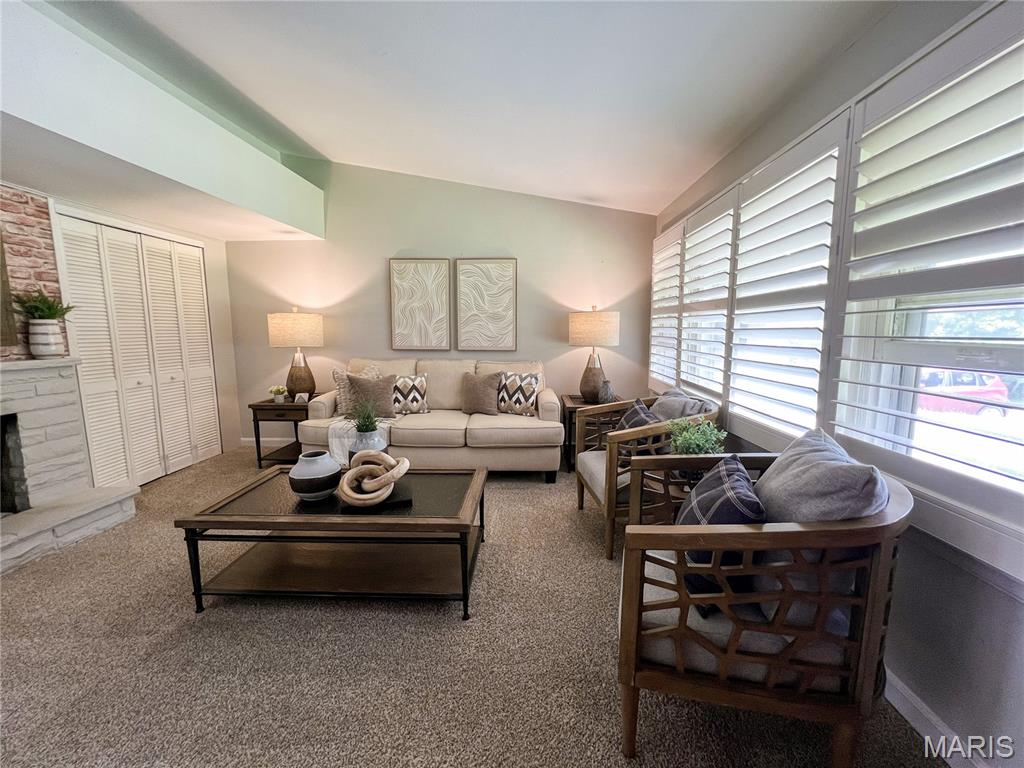 615 Crest Court