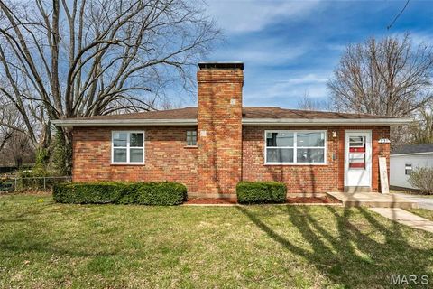 Photo of 931 Prigge Road, Unincorporated, MO 63138 (MLS # 26017794)