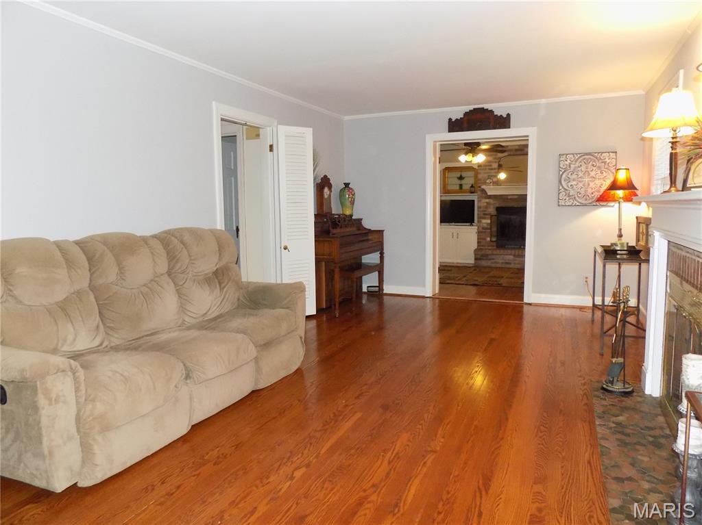 St Louis, Missouri 63122, United States, 4 Bedrooms Bedrooms, ,2 BathroomsBathrooms,Residential,Active,23695