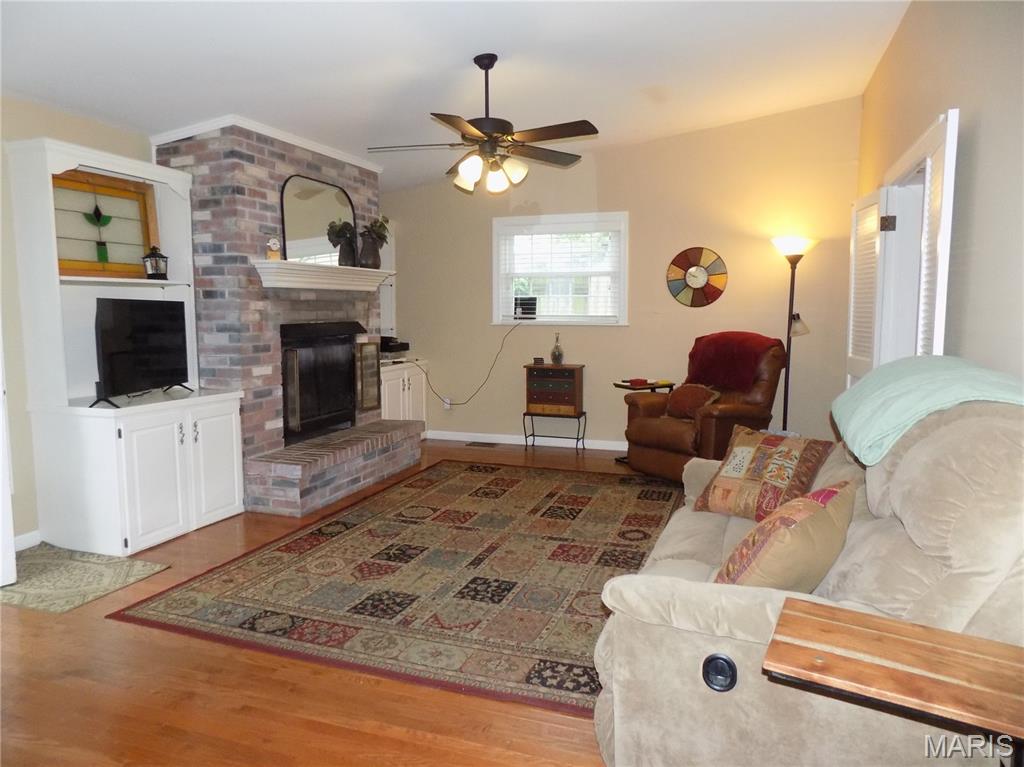 St Louis, Missouri 63122, United States, 4 Bedrooms Bedrooms, ,2 BathroomsBathrooms,Residential,Active,23695