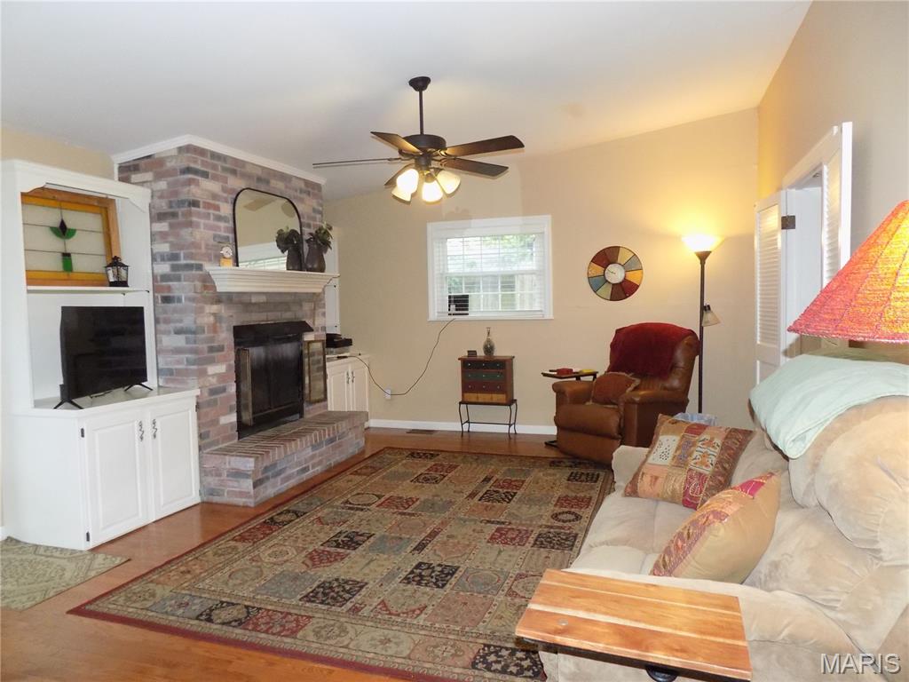 St Louis, Missouri 63122, United States, 4 Bedrooms Bedrooms, ,2 BathroomsBathrooms,Residential,Active,23695