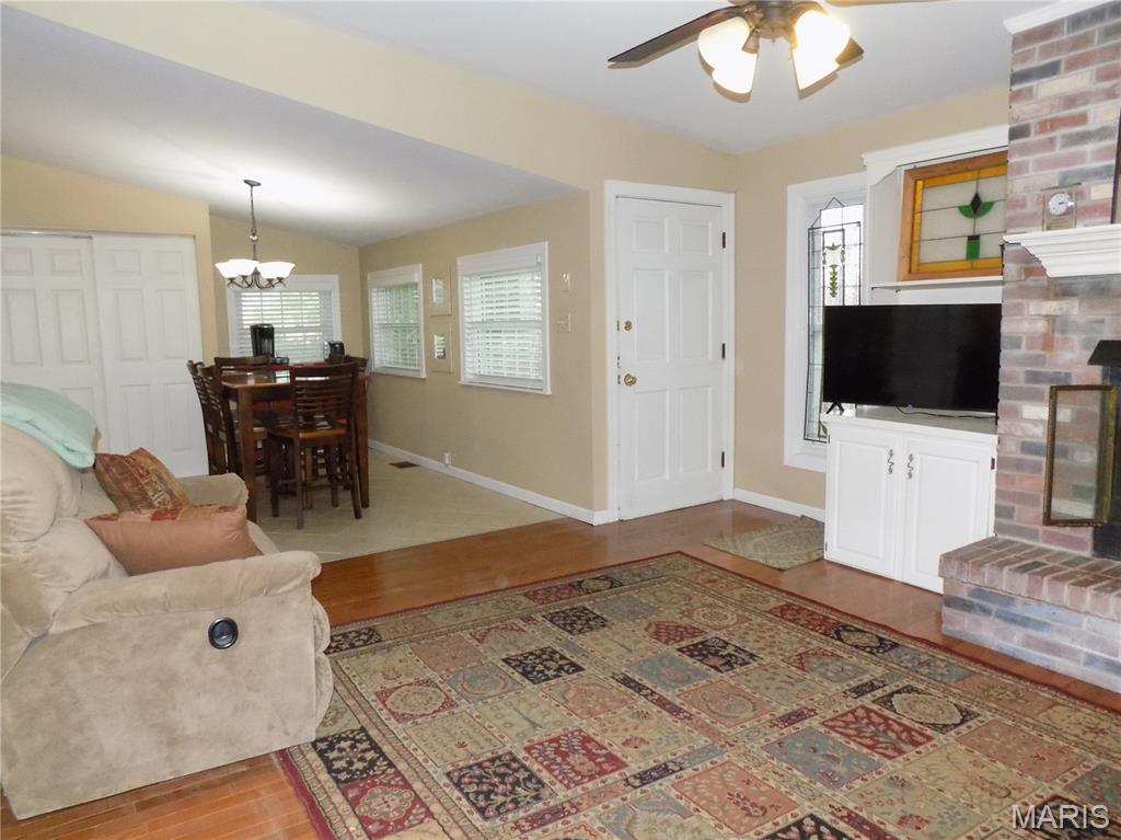 St Louis, Missouri 63122, United States, 4 Bedrooms Bedrooms, ,2 BathroomsBathrooms,Residential,Active,23695