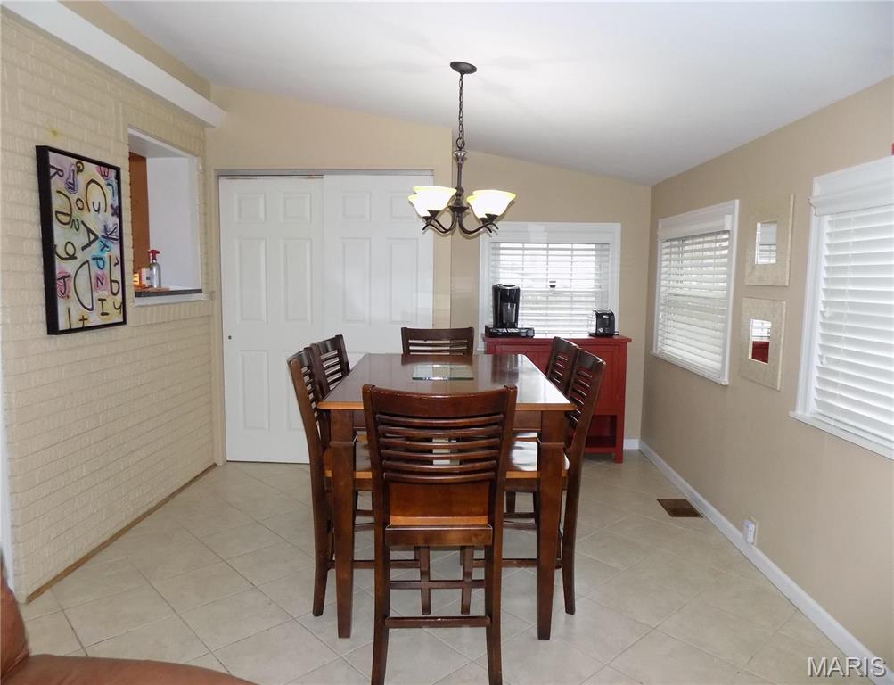 St Louis, Missouri 63122, United States, 4 Bedrooms Bedrooms, ,2 BathroomsBathrooms,Residential,Active,23695