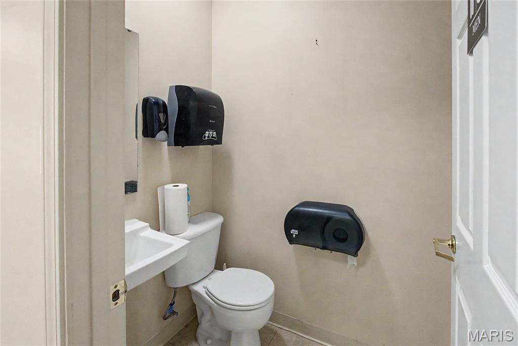 Chrisemma - Commercial Lease