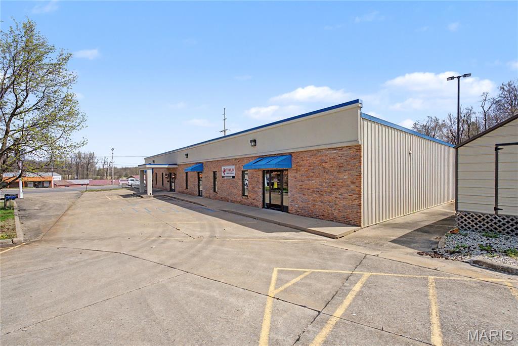 Chrisemma - Commercial Lease