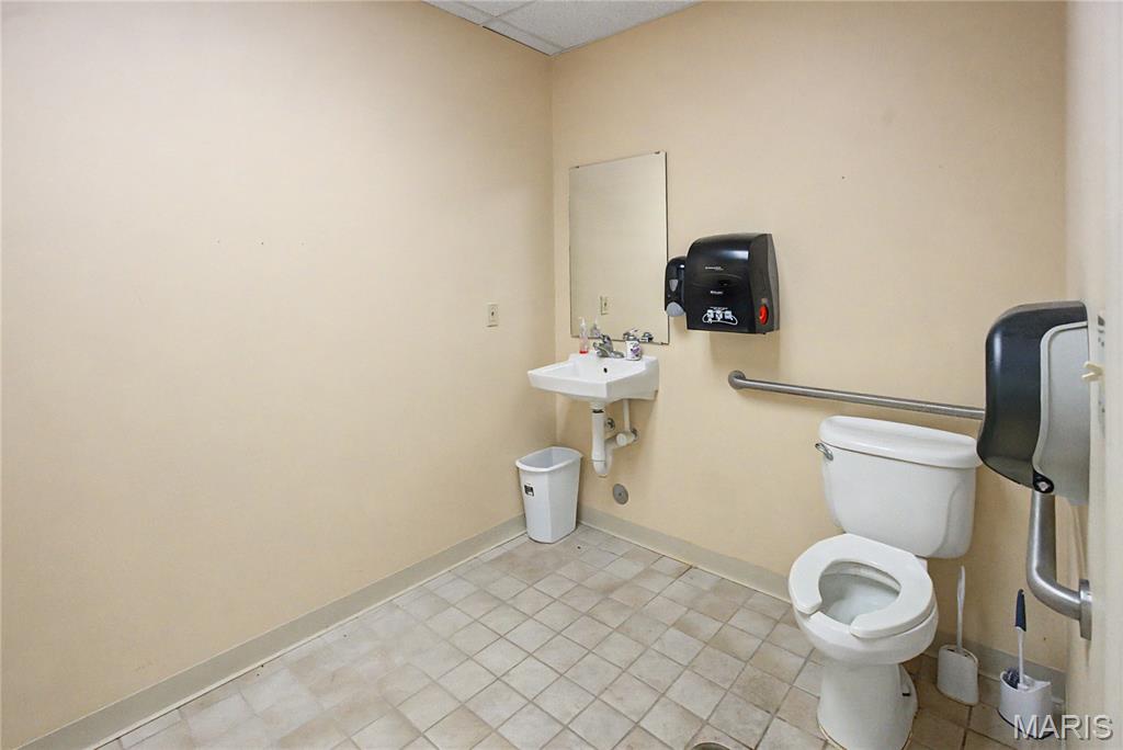 Chrisemma - Commercial Lease