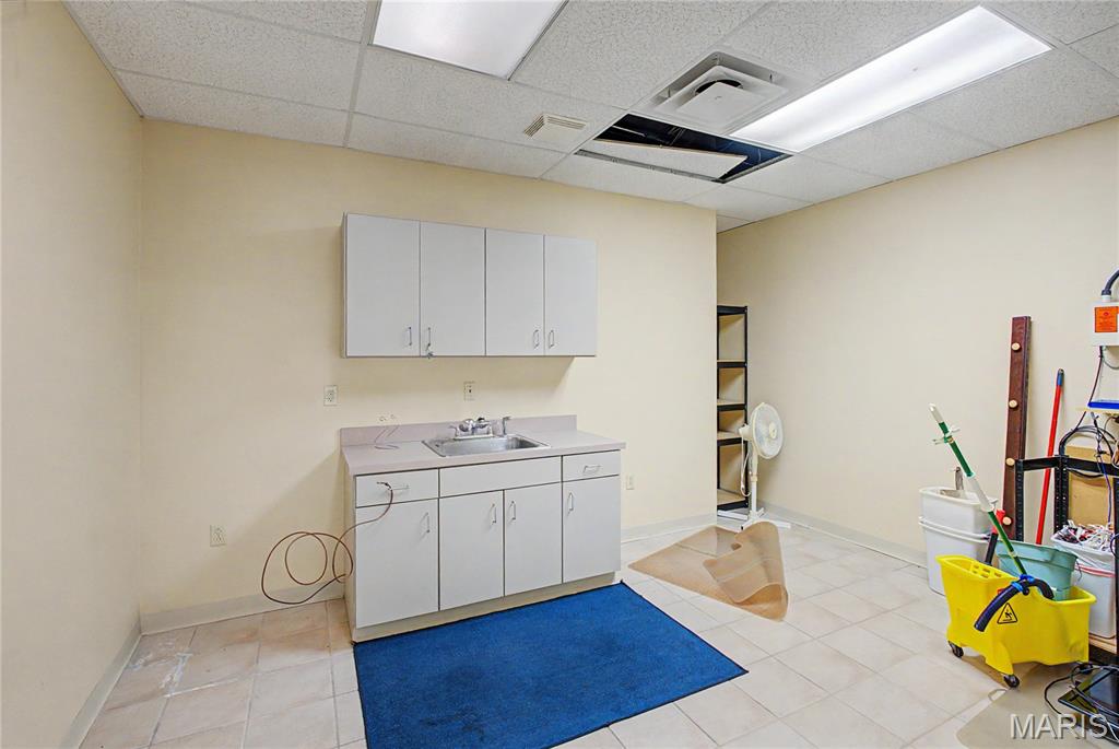 Chrisemma - Commercial Lease