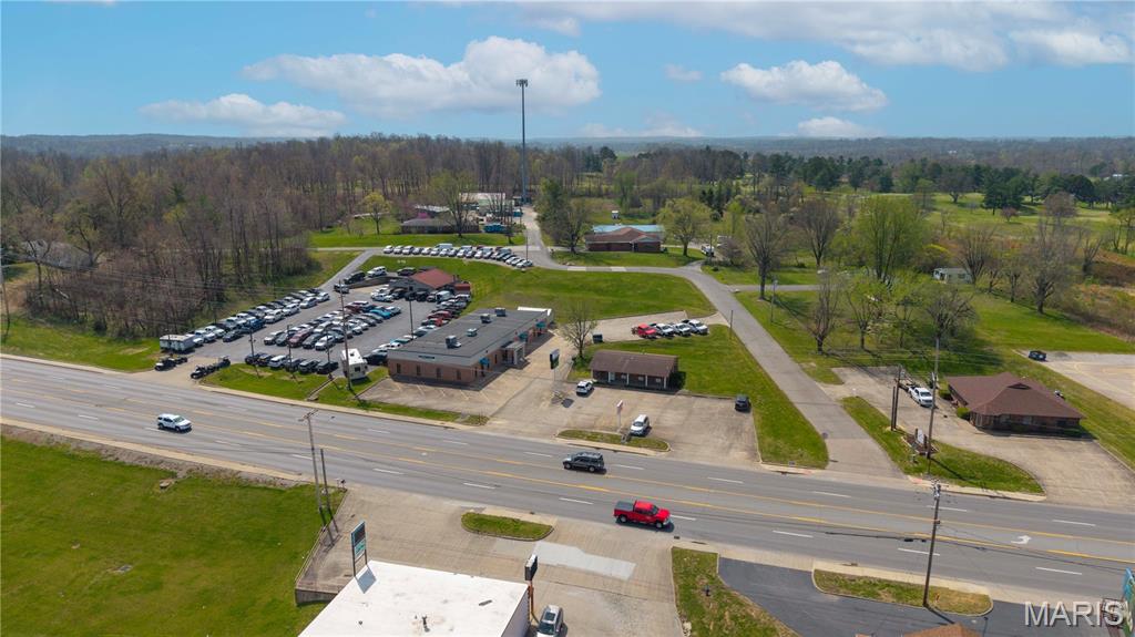 Chrisemma - Commercial Lease