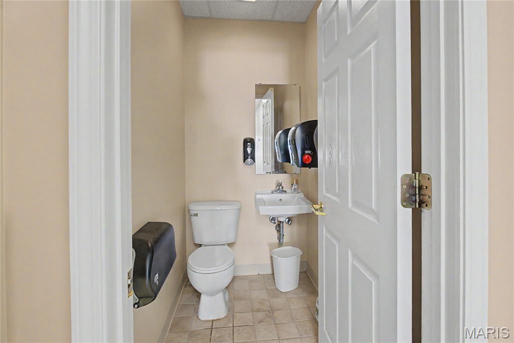 Chrisemma - Commercial Lease