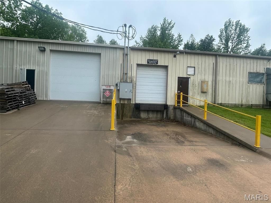 Photo of 107 E Industrial Drive, New Haven, MO 63068 (MLS # 26004236)