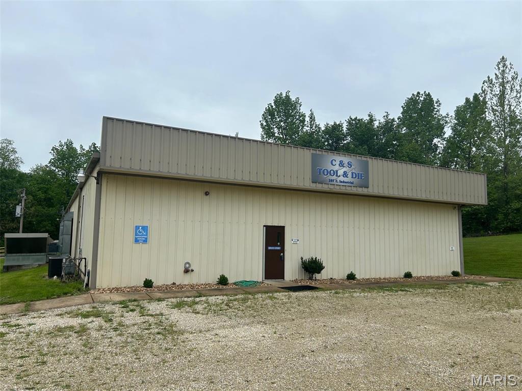 107 E Industrial Drive