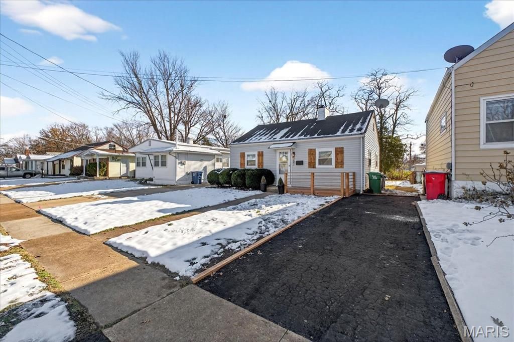 Photo of 202 Monica Drive, Sunset Hills, MO 63127 (MLS # 25079828)