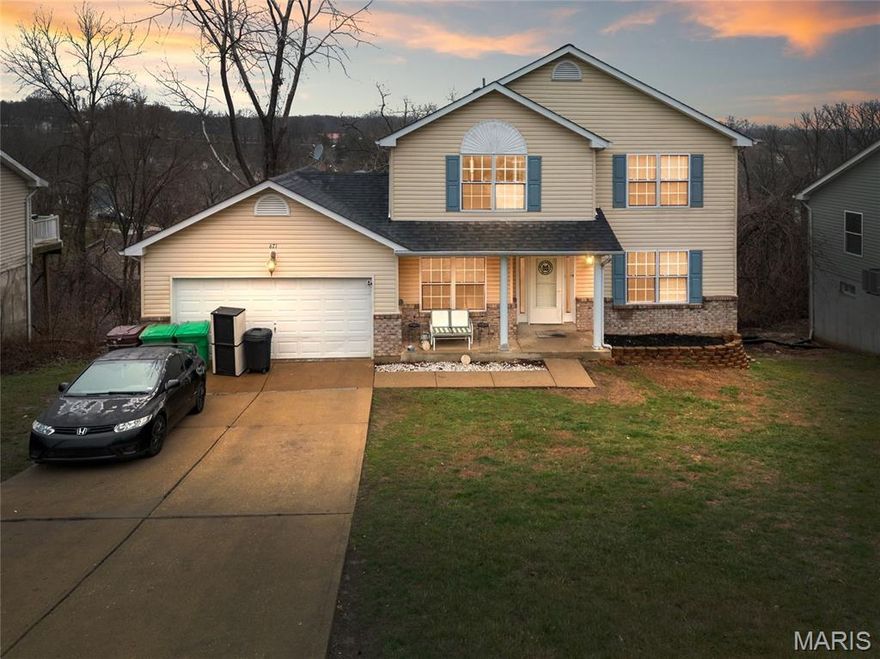 SELLER IS OFFERING $5000.00 CREDIT TOWARDS CLOSING COSTS 

ATTENTION VA BUYERS..THIS HOME HAS AN ASSUMABLE 3.25% MORTGAGE RATE ON THE A PORTION OF THE PURCHASE PRICE...  

Welcome to this 3BR, 4BA two-story traditional home in sought-after Hermitage Hills on a private wooded lot. The main level features a kitchen with breakfast bar, separate dining room, and comfortable living spaces perfect for everyday living or entertaining. Enjoy outdoor time on the vinyl-wrapped back deck overlooking mature trees.

The finished basement offers exceptional flexibility with two sleeping areas, a spacious living room, and a full bathroom with walkout access 
ideal for guests, home office, or recreation. With 3 full baths and a functional layout, this home offers space to live, work, and grow. Convenient Fenton location close to shopping, dining, and highways.
Neighborhood offers a community lake access. Also has a 3 year home warranty that the sellers will convey with the property