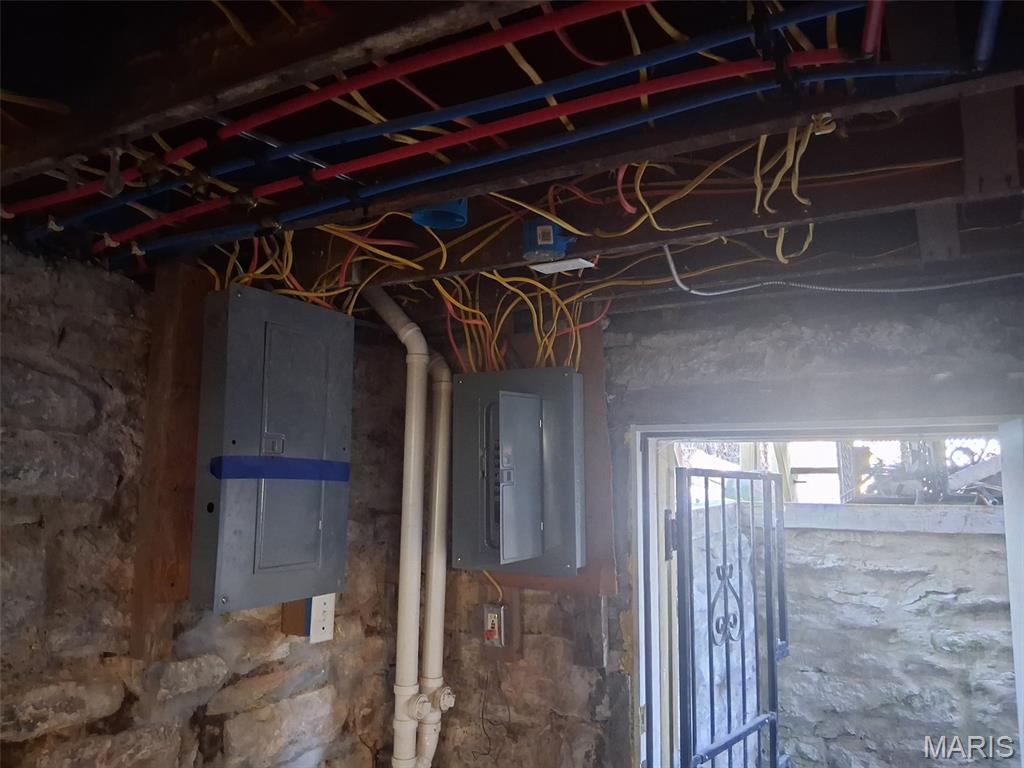 Lucas & Hunt Add - Residential Income