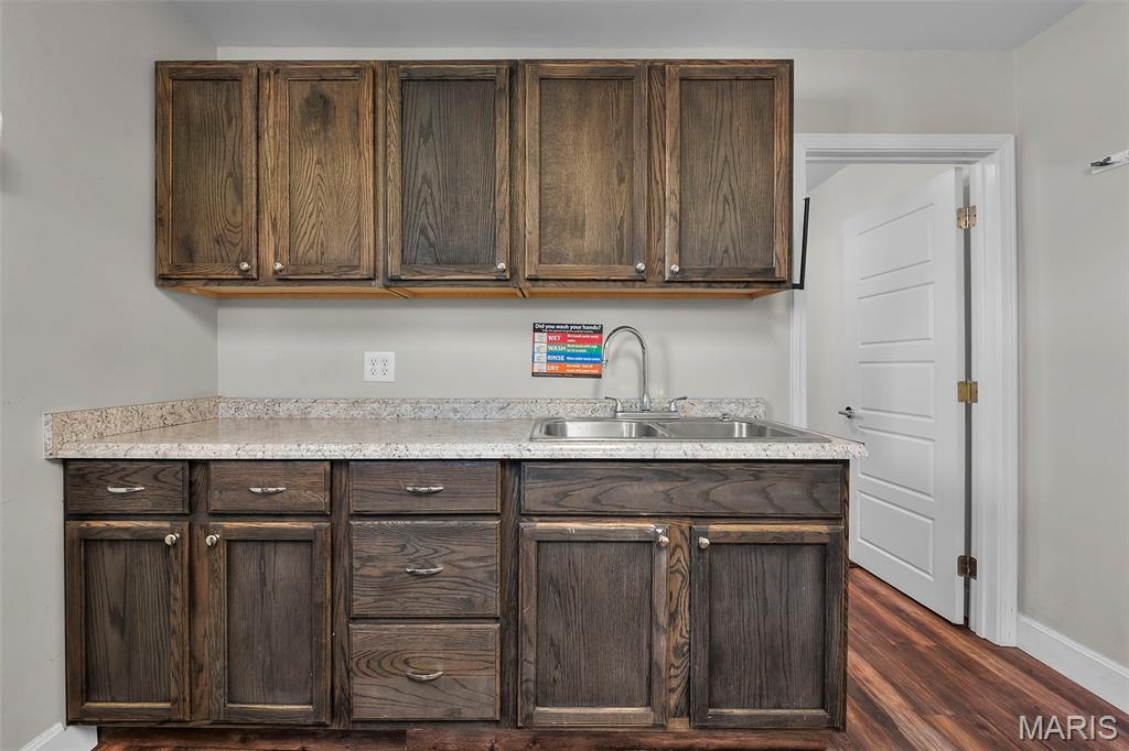 City/Perryville - Commercial Sale