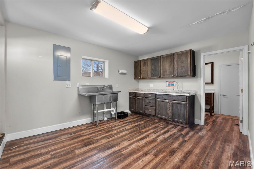 City/Perryville - Commercial Sale