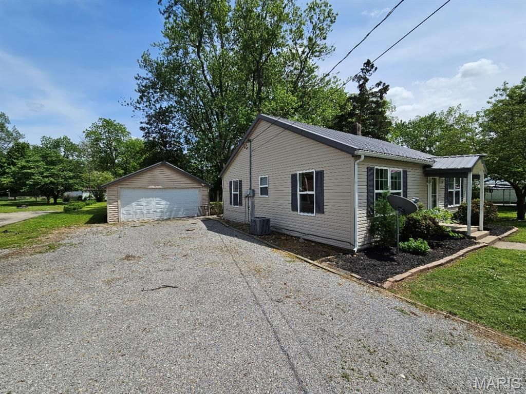 Photo of 113 Driskell Street, Oran, MO 63771 (MLS # 26026368)