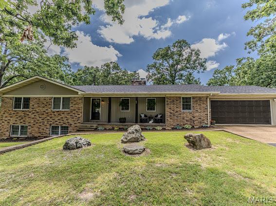 WHISPERING OAKS - Residential