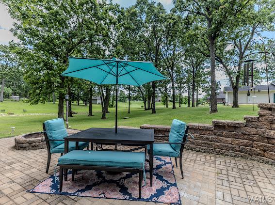 WHISPERING OAKS - Residential