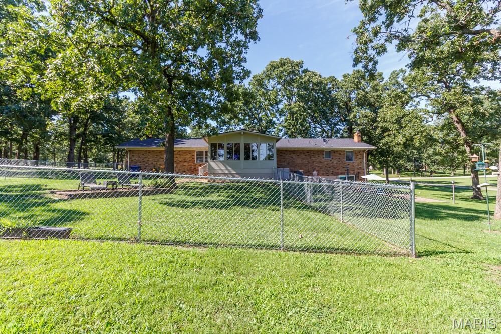 WHISPERING OAKS - Residential