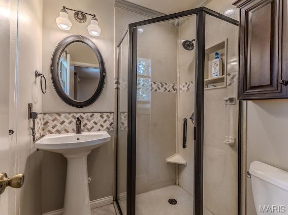 WHISPERING OAKS - Residential