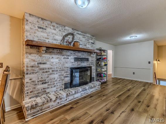 WHISPERING OAKS - Residential