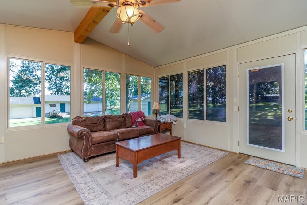 WHISPERING OAKS - Residential