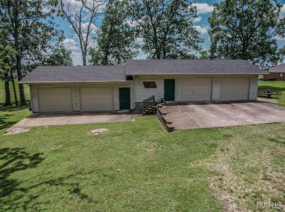 WHISPERING OAKS - Residential