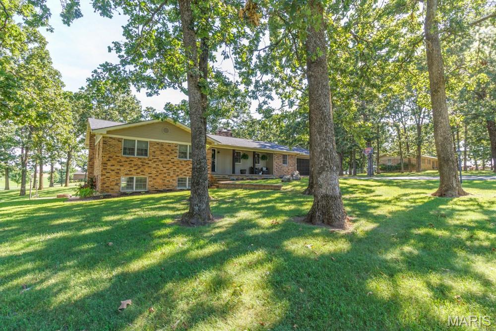 WHISPERING OAKS - Residential