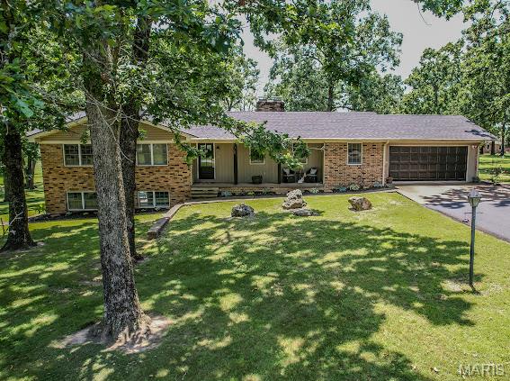 WHISPERING OAKS - Residential