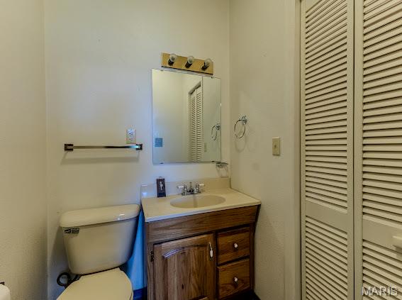 WHISPERING OAKS - Residential