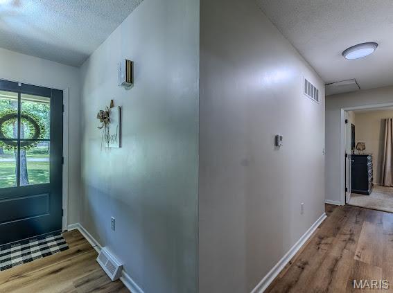 WHISPERING OAKS - Residential