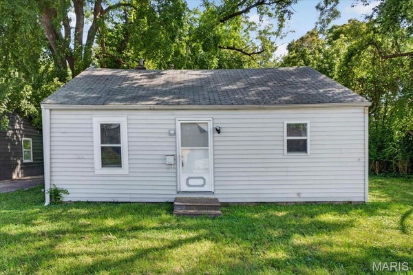 817 SPARKS AVE, EAST SAINT LOUIS, IL 62206 - Image 22bdbefe4f7a3e7fc4ea0bae8ac5ddd9/3615327385