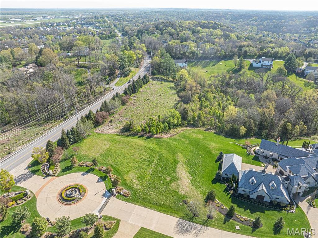 Photo of 302 Wardenburg Farms Drive, Wildwood, MO 63005 (MLS # 26020486)