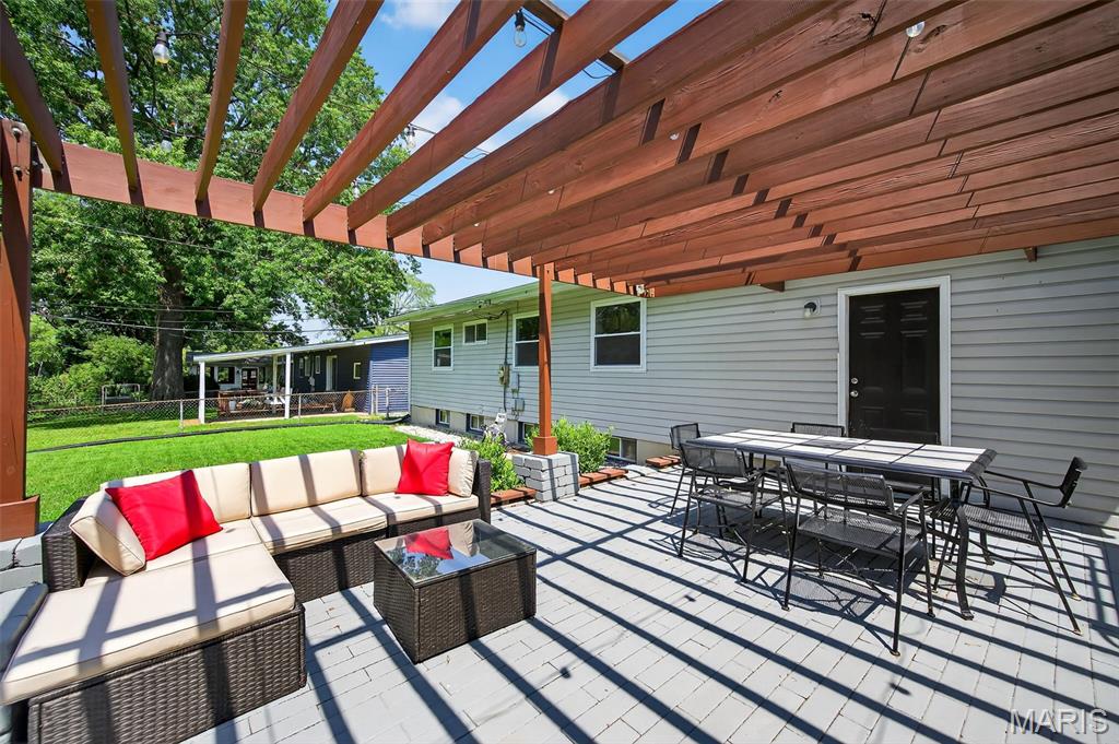 St Charles, Missouri 63303, United States, 2 Bedrooms Bedrooms, ,1 BathroomBathrooms,Residential,Pending,190030