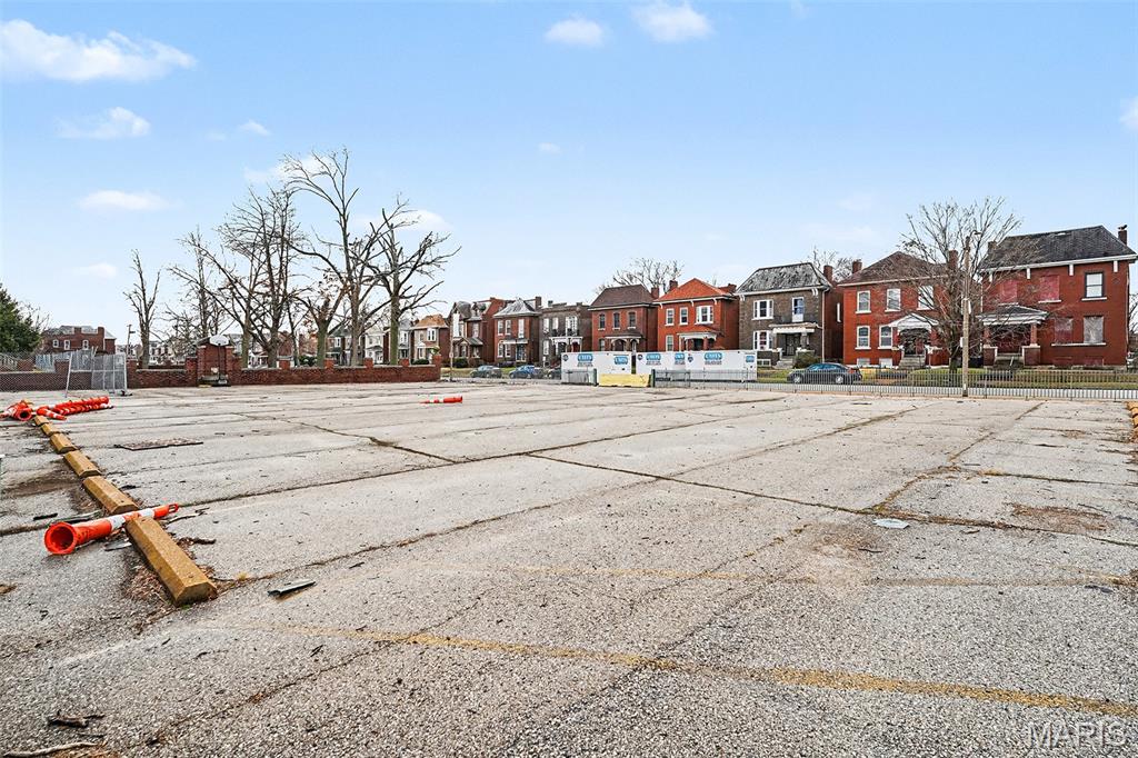 Chouteau Place Add - Commercial Sale