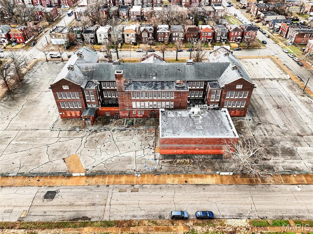 Chouteau Place Add - Commercial Sale