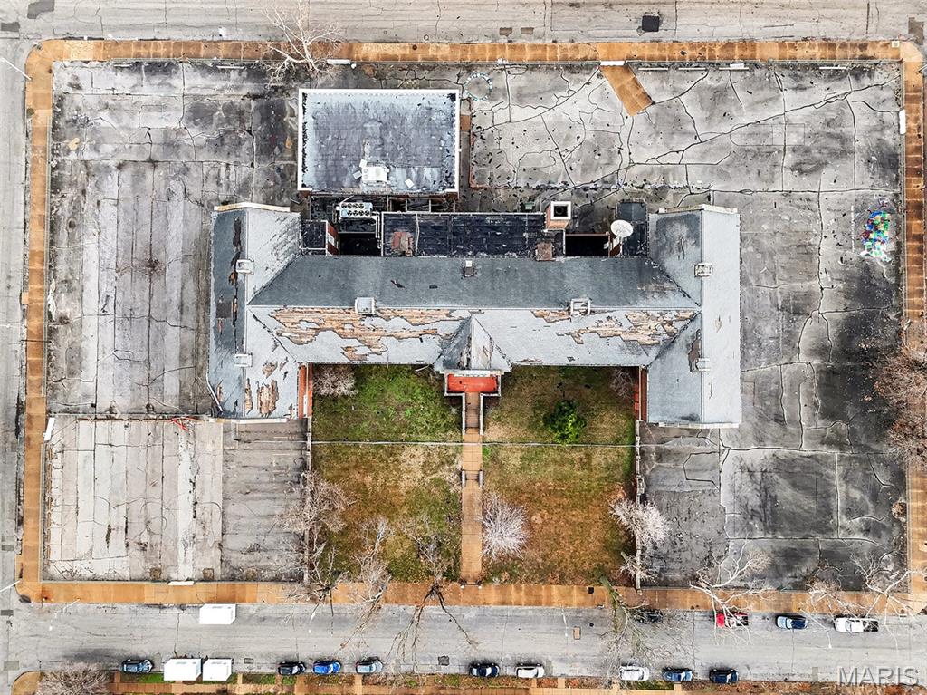 Chouteau Place Add - Commercial Sale