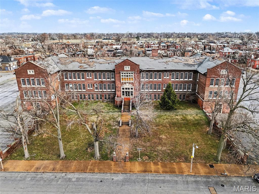 Chouteau Place Add - Commercial Sale