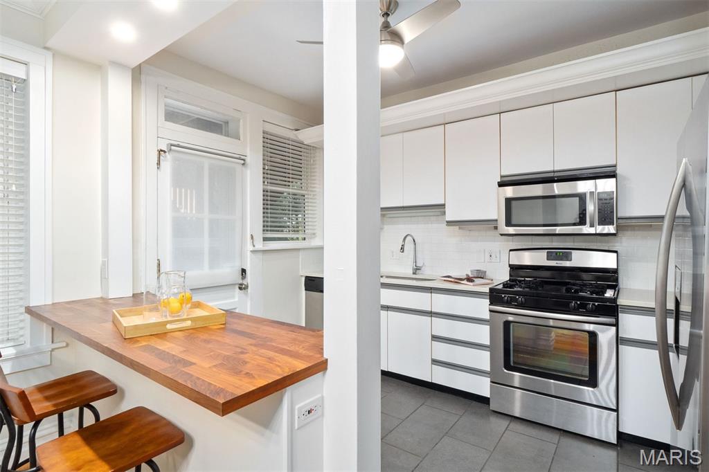 6318 Southwood Condo - Residential