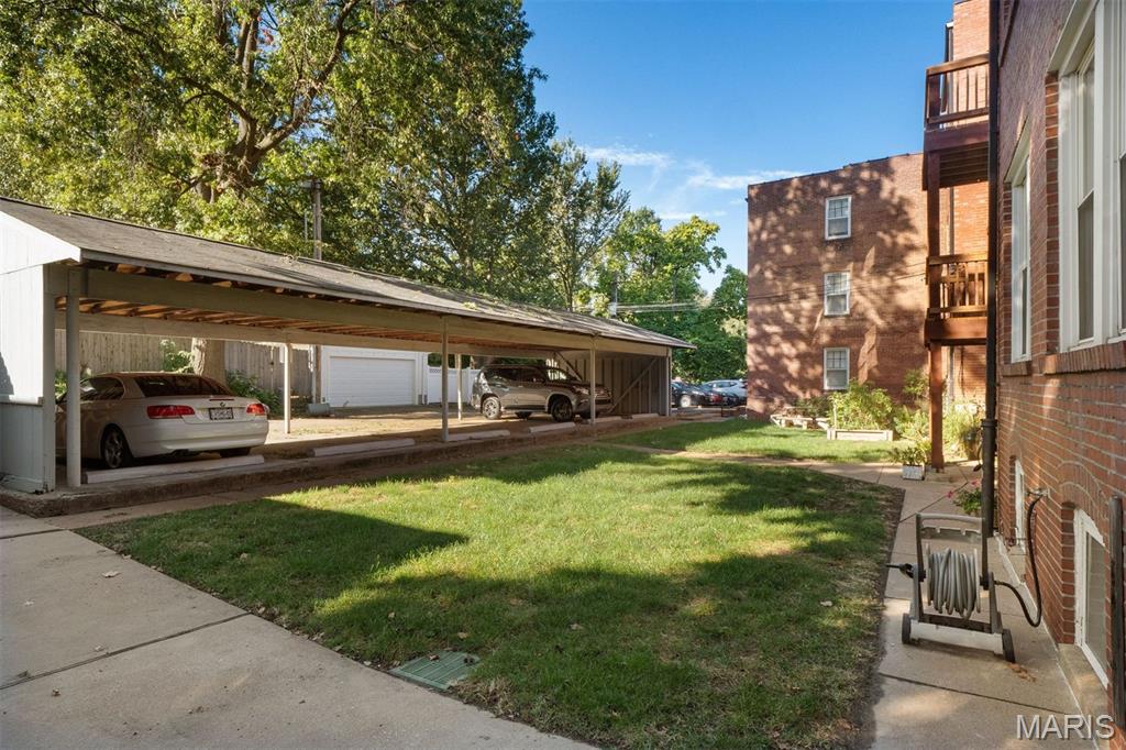 6318 Southwood Condo - Residential