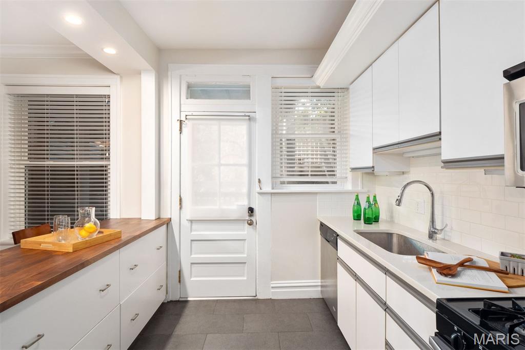 6318 Southwood Condo - Residential