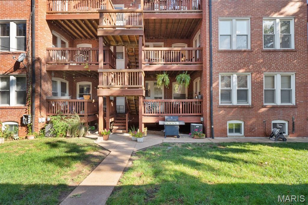 6318 Southwood Condo - Residential